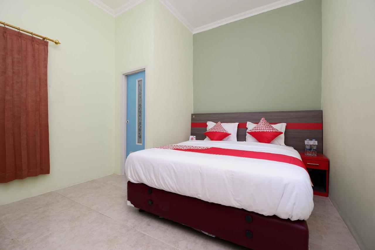 Super Oyo 1620 Sion Family Residence Grobogan Экстерьер фото