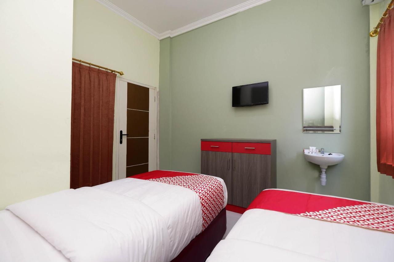 Super Oyo 1620 Sion Family Residence Grobogan Экстерьер фото