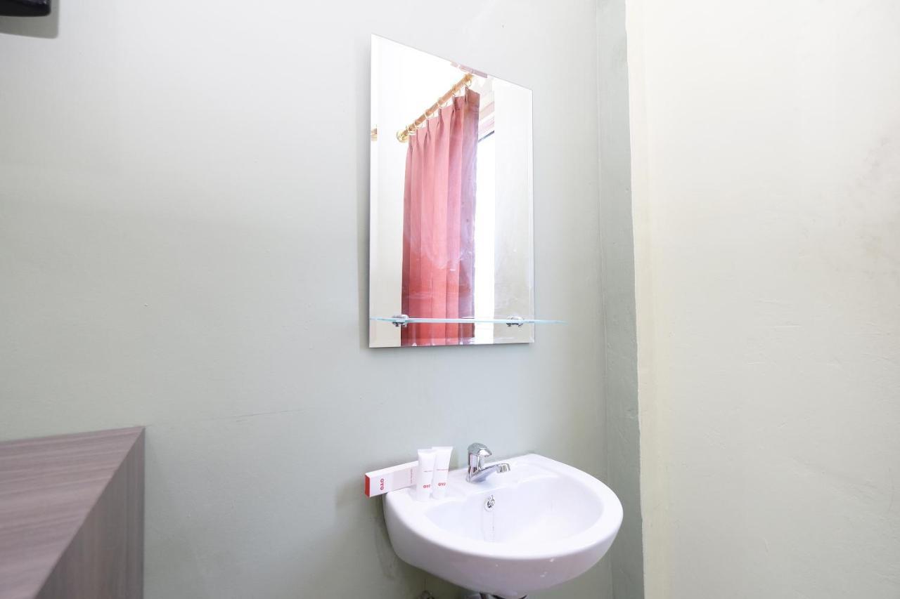 Super Oyo 1620 Sion Family Residence Grobogan Экстерьер фото